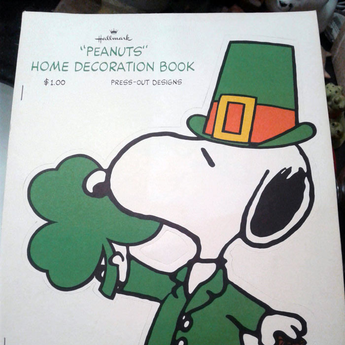 Snoopy Home Decoration Book