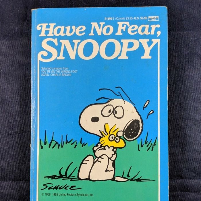 Snoopy Fawcett Crest Book
